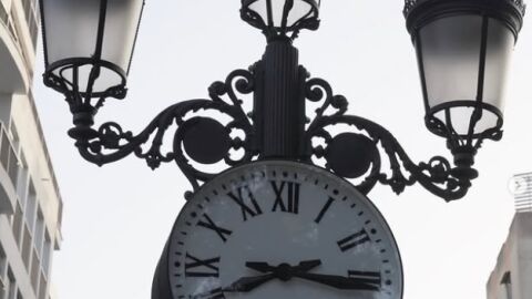 Imagen del nuevo reloj del Paseo Vara de Rey de la ciudad de Ibiza Imagen del nuevo reloj del Paseo Vara de Rey de la ciudad de Ibiza