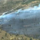 Un incendio forestal en Lozoyuela (Madrid) obliga a desalojar una urbanización en la Sierra y cortar la A1 Un incendio forestal en Lozoyuela (Madrid) obliga a desalojar una urbanización en la Sierra y cortar la A1