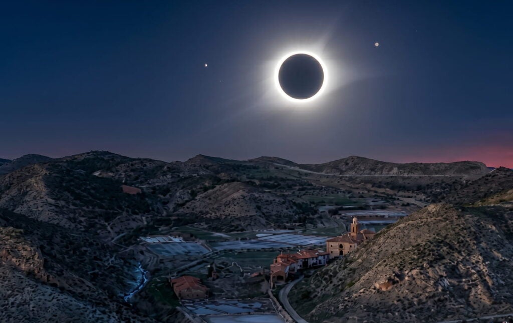 Nacho Pérez (Galáctica): "Es el eclipse de nuestra vida" episode artwork