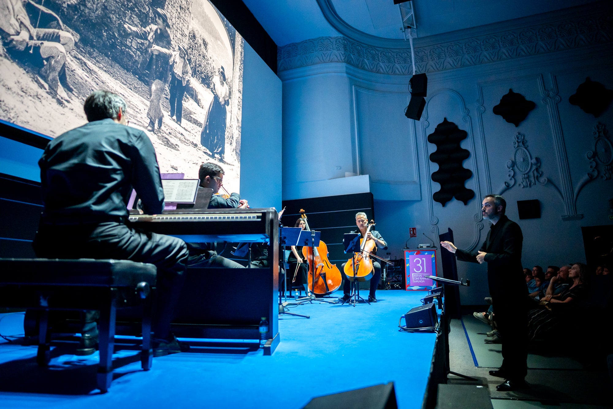 El Festival de Cine anuncia un cine-concierto que pondrá banda sonora en directo a ‘Paris Qui Dort’, el clásico de René Clair El Festival de Cine anuncia un cine-concierto que pondrá banda sonora en directo a ‘Paris Qui Dort’, el clásico de René Clair