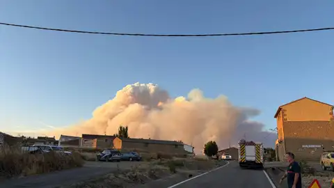 Imagen del incendio declarado en el entorno de Orés Imagen del incendio declarado en el entorno de Orés