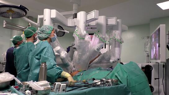 As&iacute; ha sido el primer trasplante renal en Osakidetza con un robot