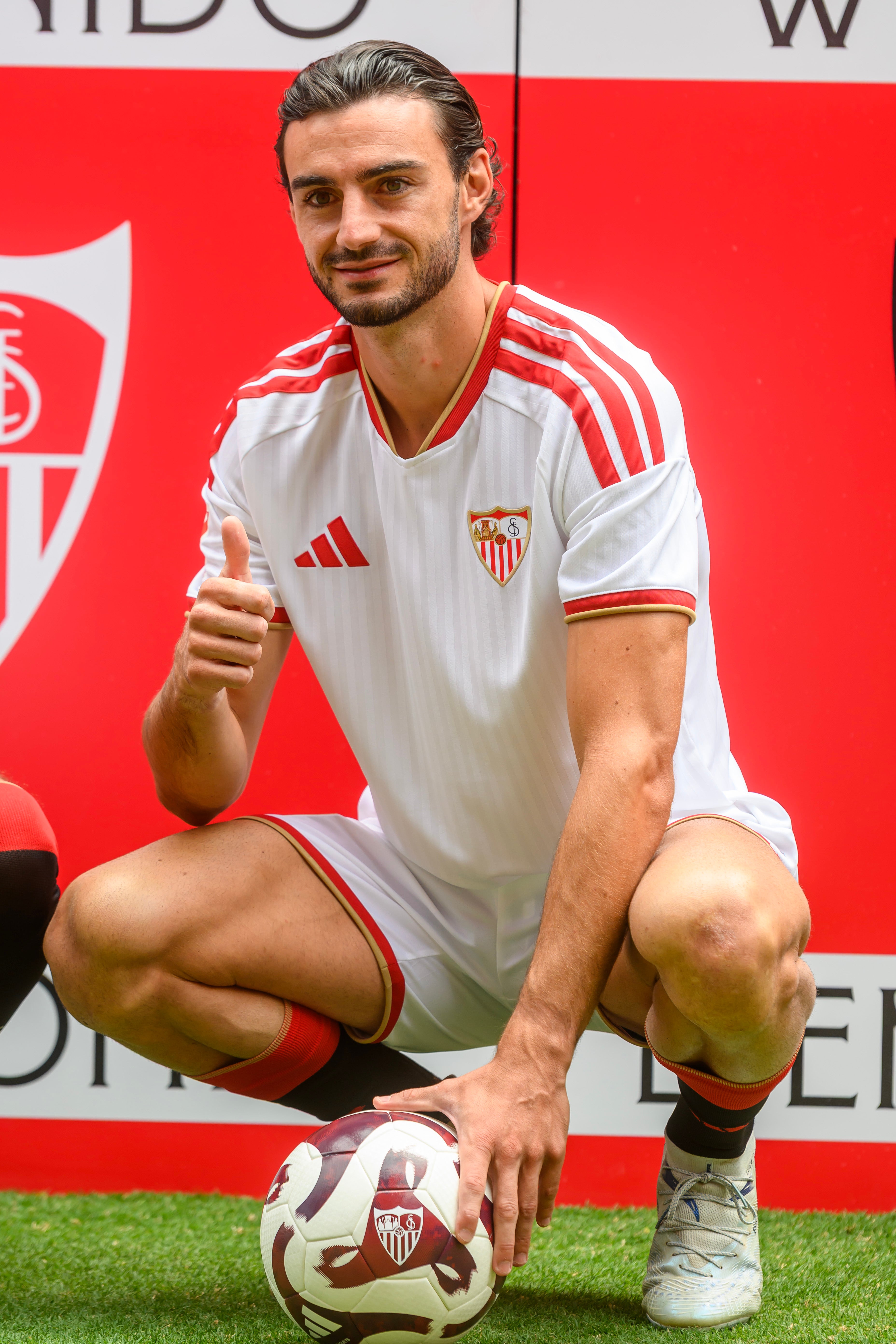 Juan Iglesias: "Si te llama el Sevilla, no puedes dudar" Juan Iglesias: "Si te llama el Sevilla, no puedes dudar"