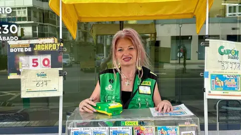 La ONCE reparte medio millón de euros en la Avenida Velázquez La ONCE reparte medio millón de euros en la Avenida Velázquez