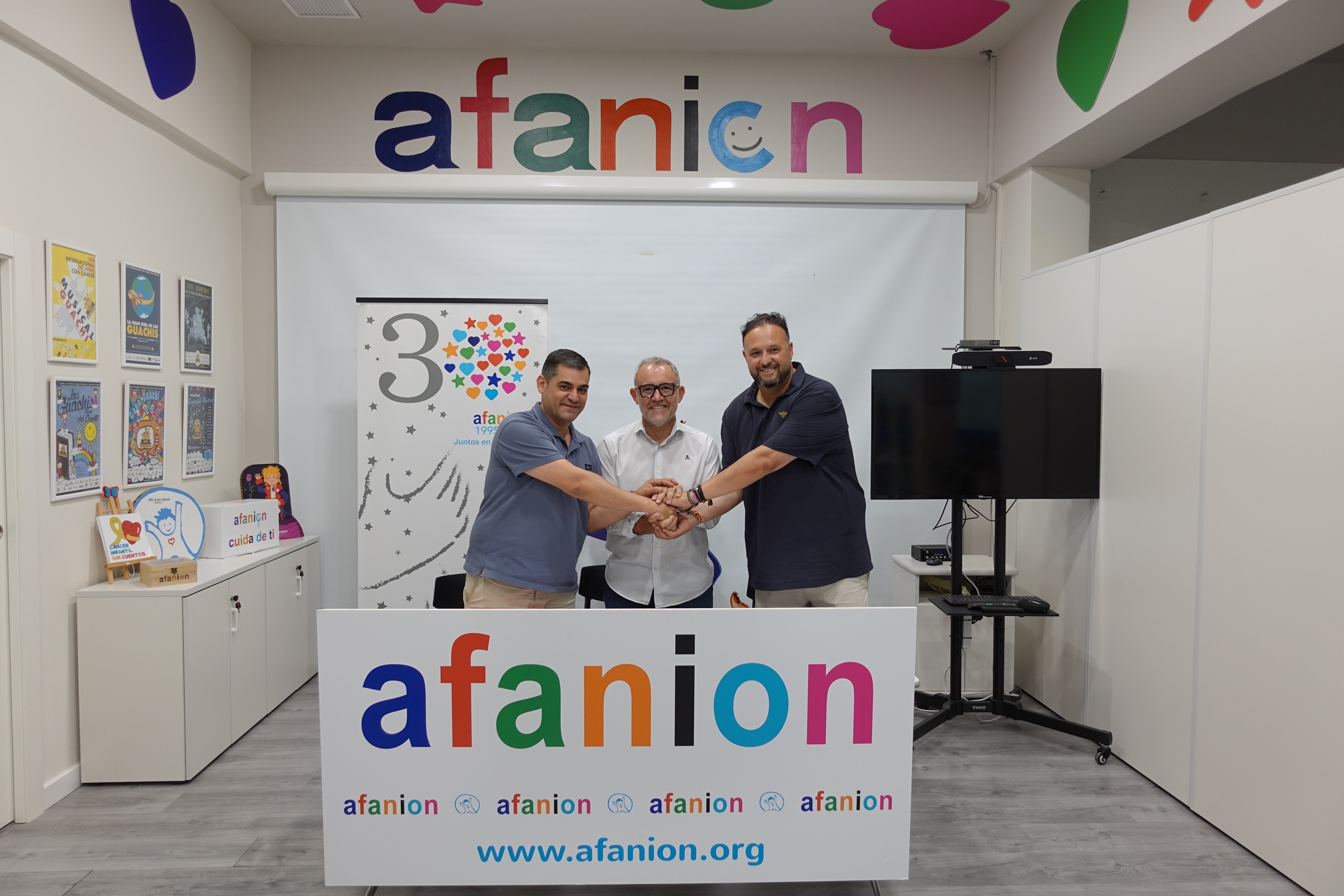 Afanion y la APEHT se unen contra el cáncer infantil Afanion y la APEHT se unen contra el cáncer infantil