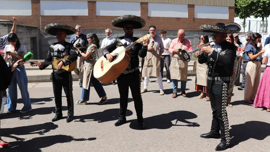 Mariachis en la barbacoa de Carlos Alsina Mariachis en la barbacoa de Carlos Alsina/ Onda cero