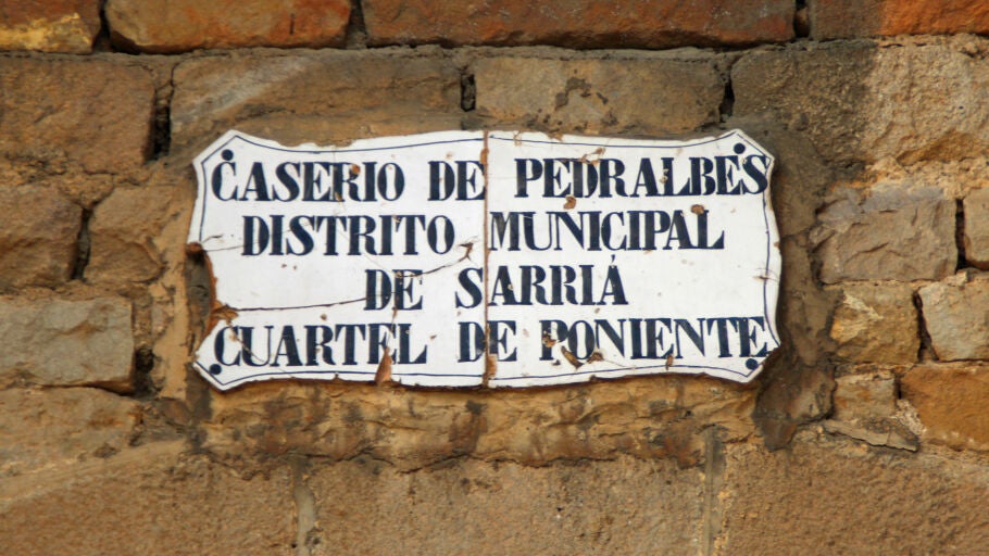 Placa a l'entrada del Monestir de Pedralbes