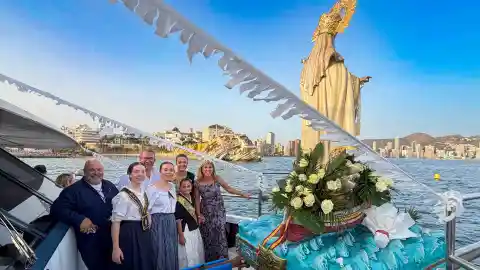 La Virgen del Carmen reúne en Benidorm a miles de personas en sus fiestas de tradición marinera La Virgen del Carmen reúne en Benidorm a miles de personas en sus fiestas de tradición marinera