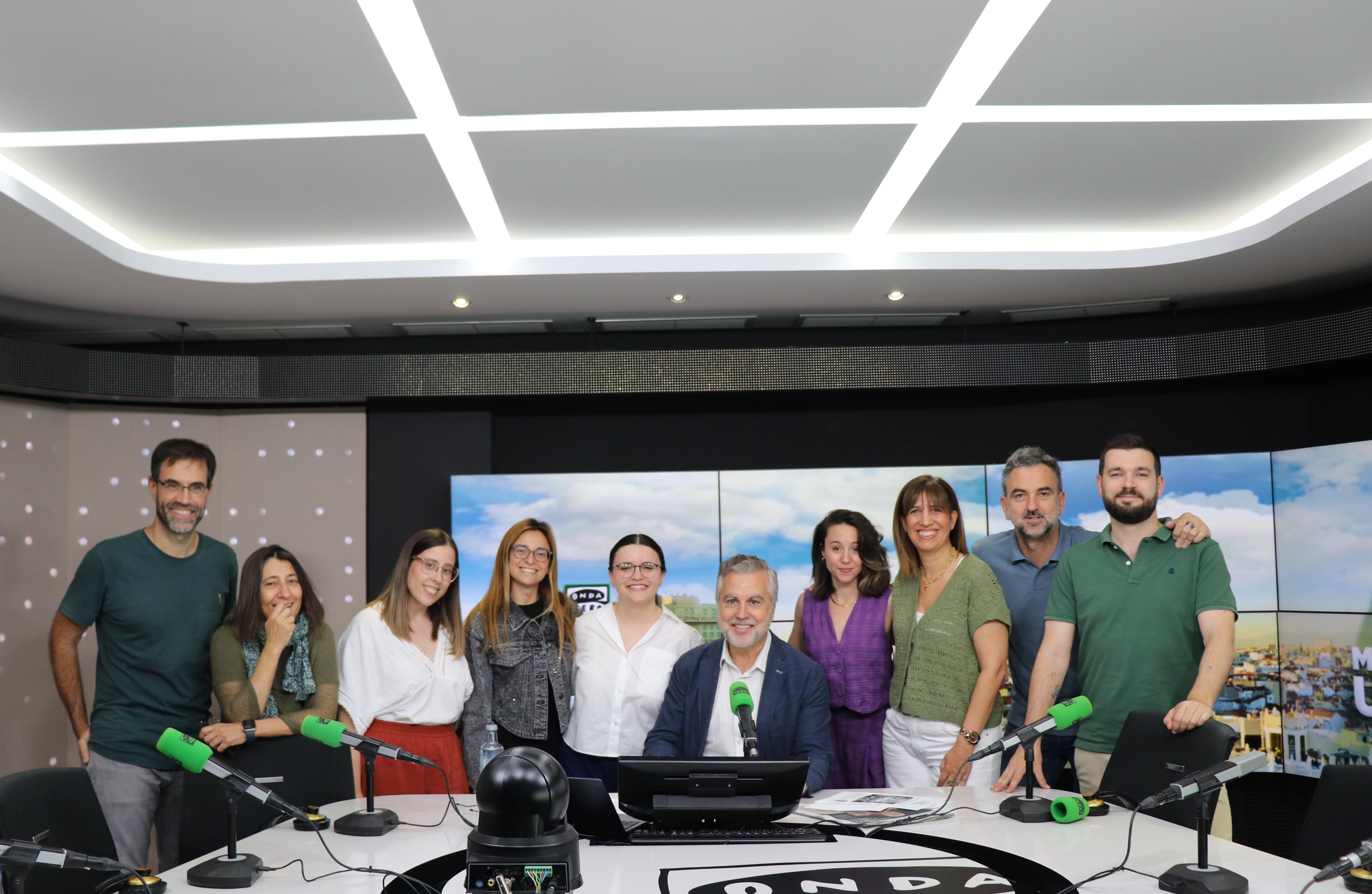 El emotivo homenaje del equipo de Informativos de Onda Cero a Carlos Alsina: "Trabajar contigo es sinónimo de aprendizaje constante"