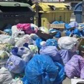 Basura acumulada por la huelga en Las Cabezas de San Juan