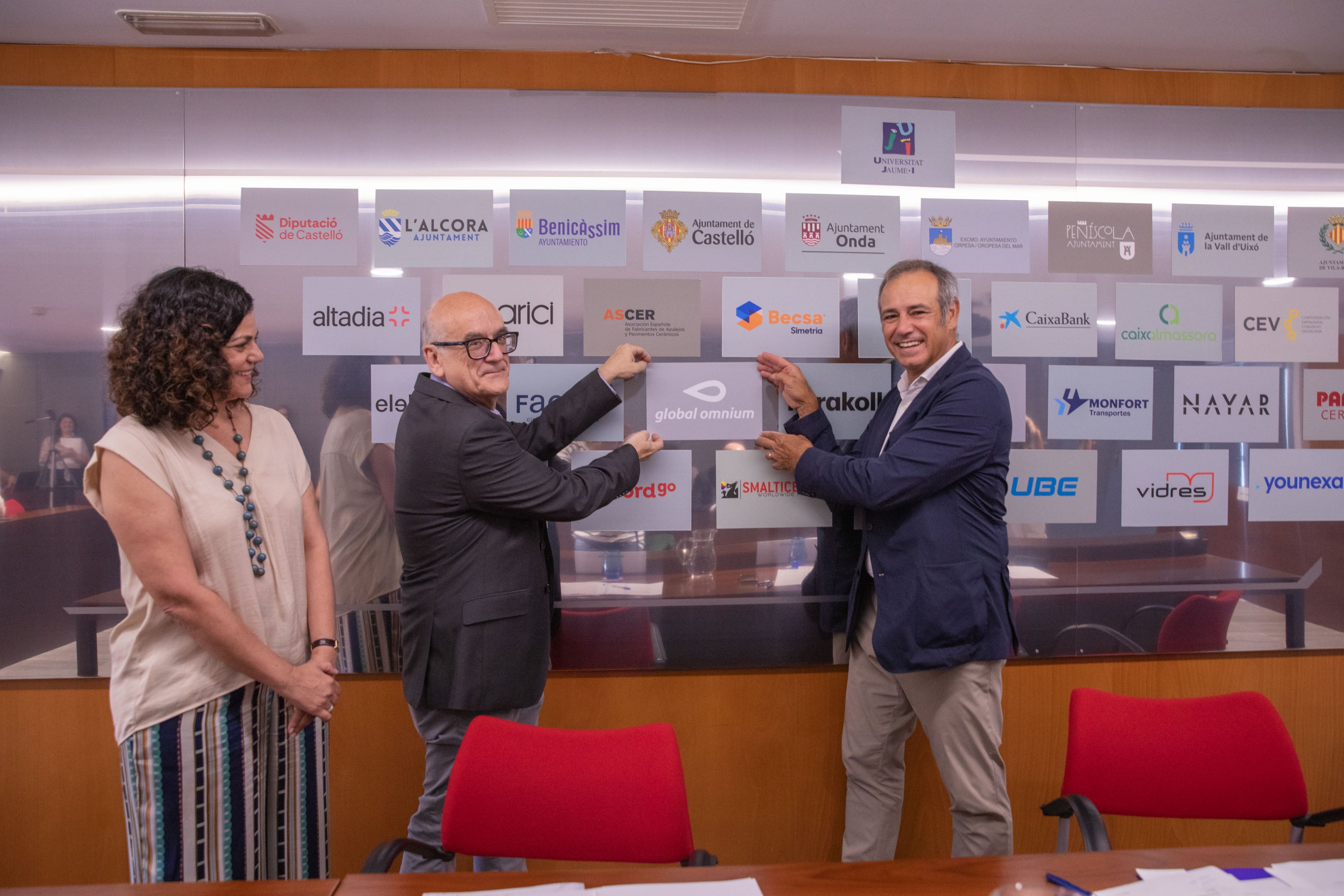 Global Omnium se suma al impulso innovador de la UJI para conectar universidad y empresa Global Omnium se suma al impulso innovador de la UJI para conectar universidad y empresa