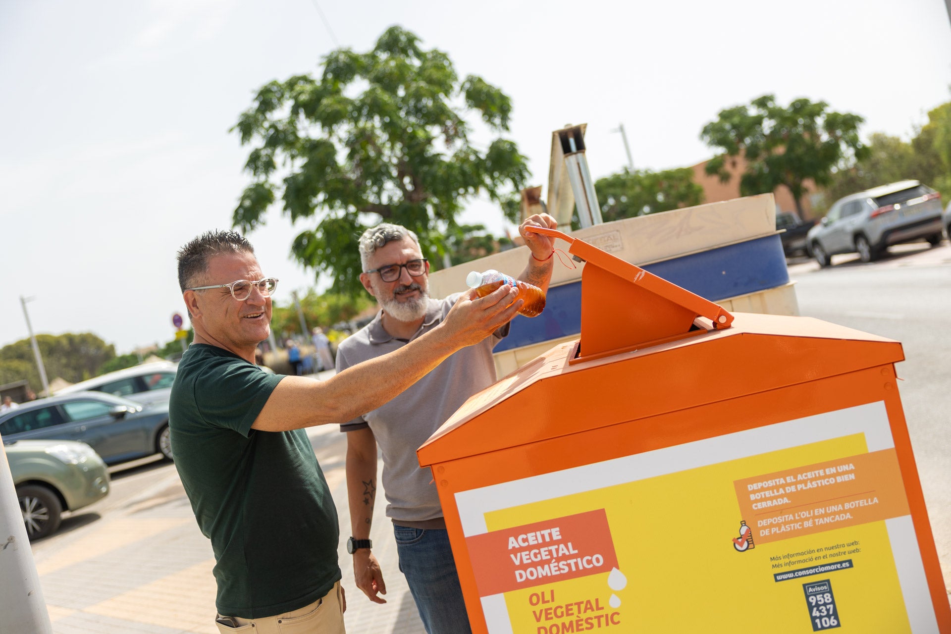 L’Alfàs del Pi recicla 312 litros de aceite usado y casi 900 kilos de textil en solo dos meses L’Alfàs del Pi recicla 312 litros de aceite usado y casi 900 kilos de textil en solo dos meses