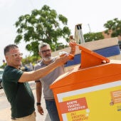 L’Alfàs del Pi recicla 312 litros de aceite usado y casi 900 kilos de textil en solo dos meses