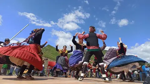 El Festival de Folklore de Extremadura continúa este viernes con las actuaciones de grupos de Huesca, Rumanía y Talavera El Festival de Folklore de Extremadura continúa este viernes con las actuaciones de grupos de Huesca, Rumanía y Talavera