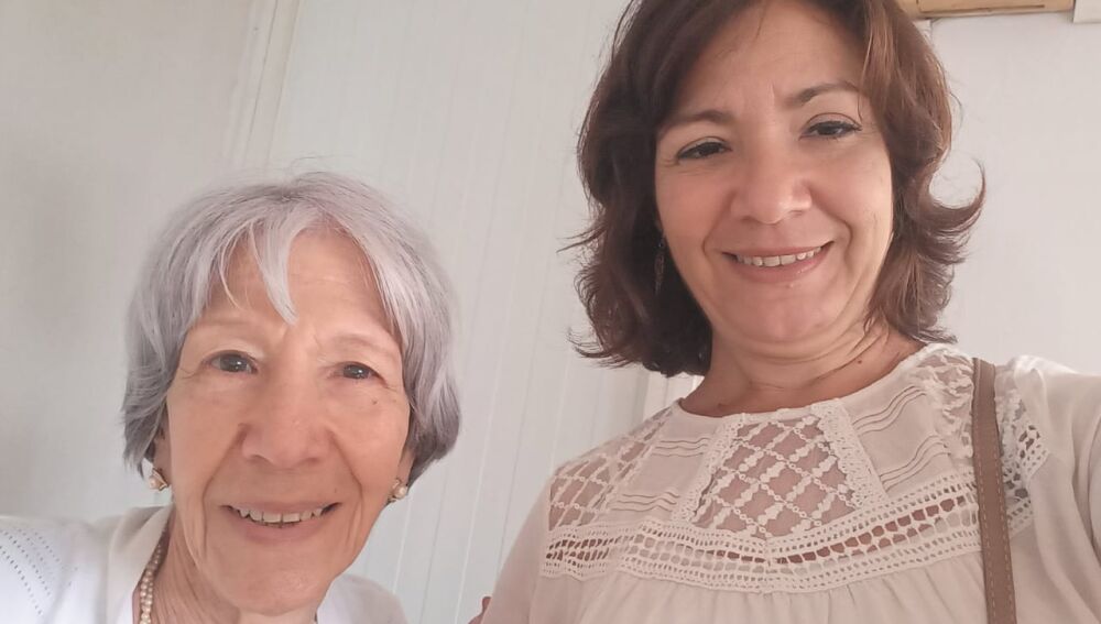 Serafina y Daimy, hija y nieta del emigrado Benajamín.
