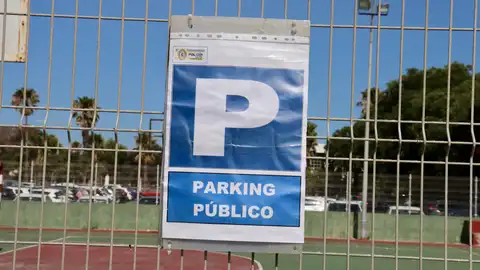Indicativo del parking en el Paseo Marítimo Indicativo del parking en el Paseo Marítimo