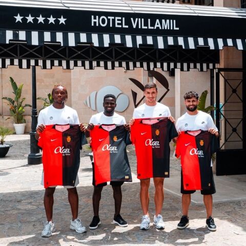 Aboubaka Soumahoro, Zito Luvumbo, Adrián Fuentes y Arnau Puigmal han sido presentados ante los medios de comunicación como futbolistas del RCD Mallorca.