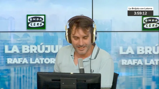 Rafa Latorre en los estudios de Onda Cero Rafa Latorre en los estudios de Onda Cero