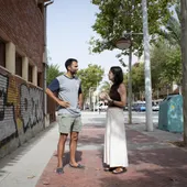 Jorge Gómez y Esther Díez junto a la localización donde deberían ejecutarse las obras del nuevo centro social del Altet. Jorge Gómez y Esther Díez junto a la localización donde deberían ejecutarse las obras del nuevo centro social del Altet.