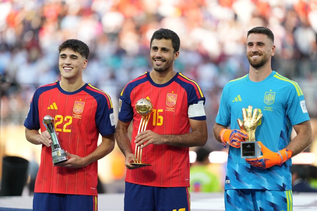 España acapara los premios individuales del Mundial: Rodri, MVP; Unai Simón, mejor portero; y Cubarsí, mejor joven España acapara los premios individuales del Mundial: Rodri, MVP; Unai Simón, mejor portero; y Cubarsí, mejor joven