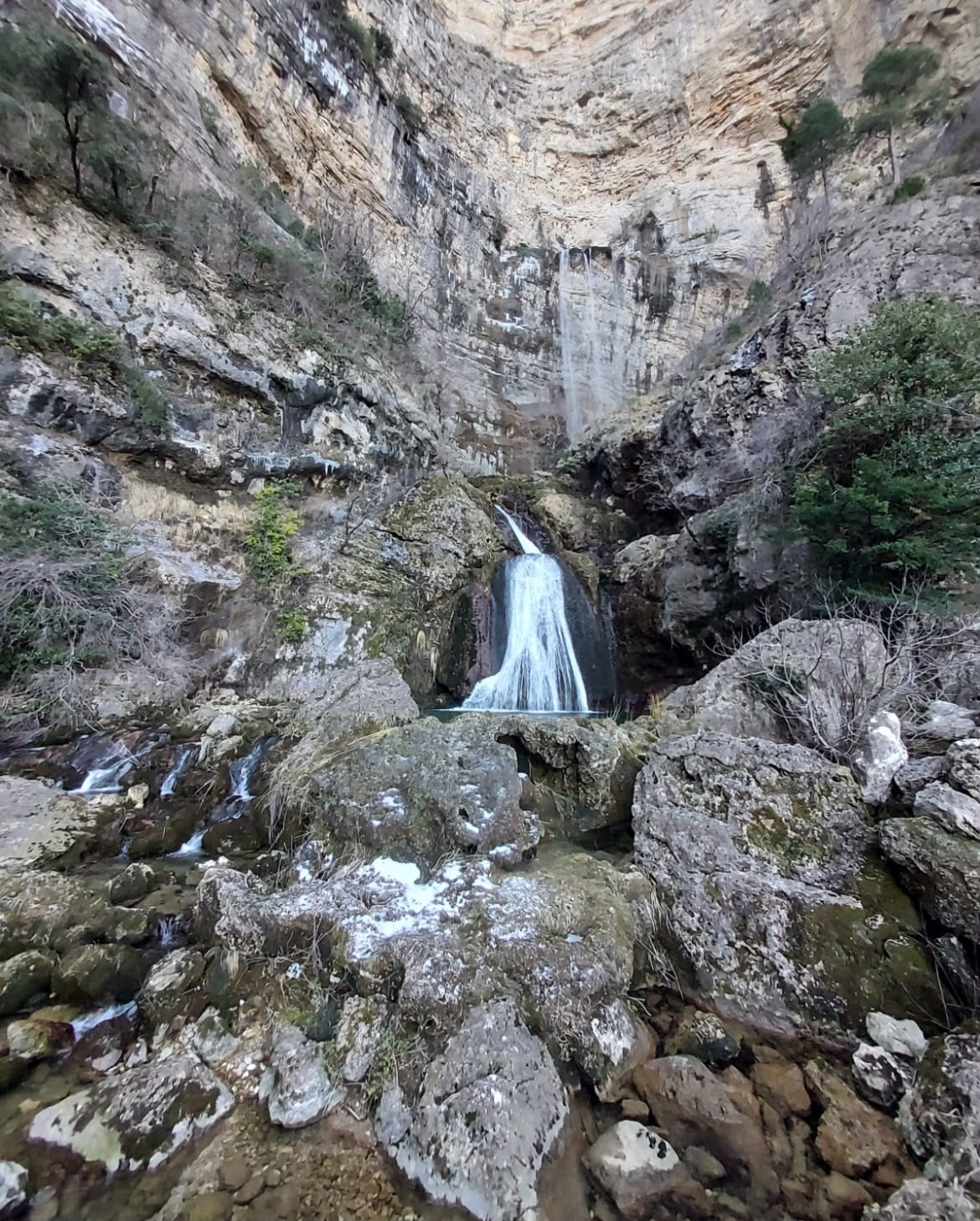 Reabre, con condiciones, el acceso a Los Chorros del Río Mundo Reabre, con condiciones, el acceso a Los Chorros del Río Mundo