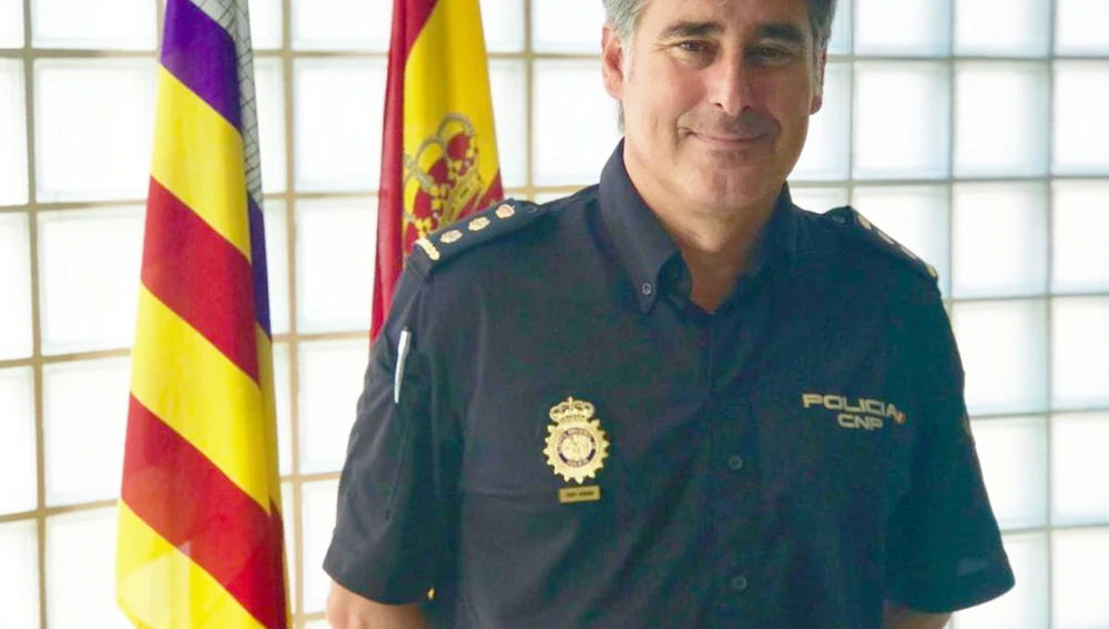 Manuel Hernández en su etapa como comisario de la Policía Nacional de Ibiza Manuel Hernández en su etapa como comisario de la Policía Nacional de Ibiza