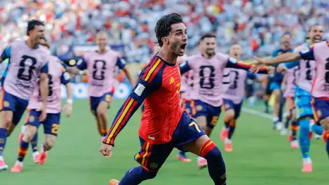 Ferran Torres tras marcar el gol de la victoria Ferran Torres tras marcar el gol de la victoria