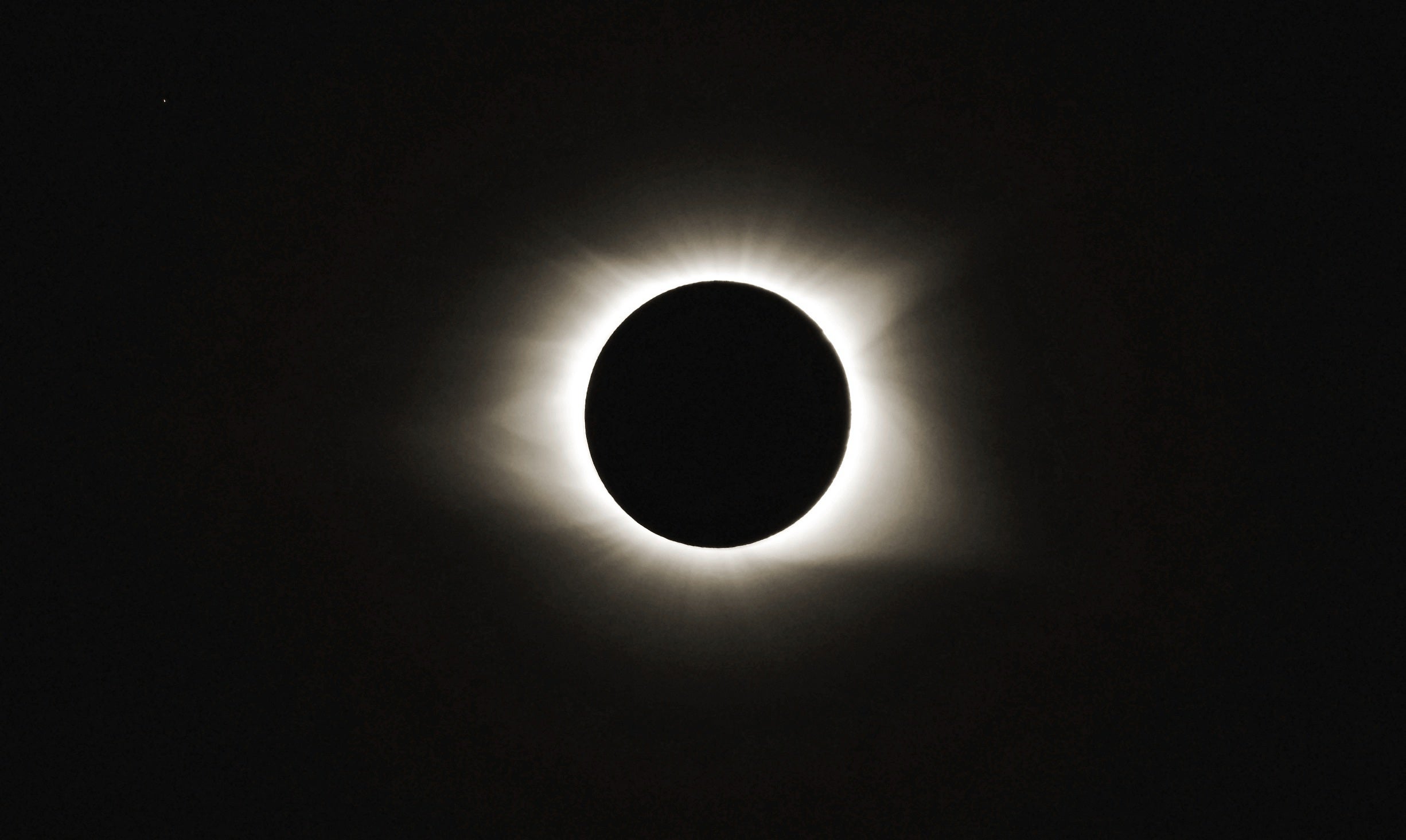 La UMH organiza en su campus de Elche una jornada de observación solar La UMH organiza en su campus de Elche una jornada de observación solar