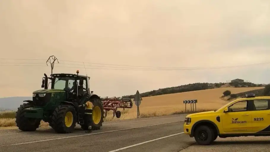 Tractor Infocam Cortafuegos Incendio Guadalajara Tractor Infocam Cortafuegos Incendio Guadalajara
