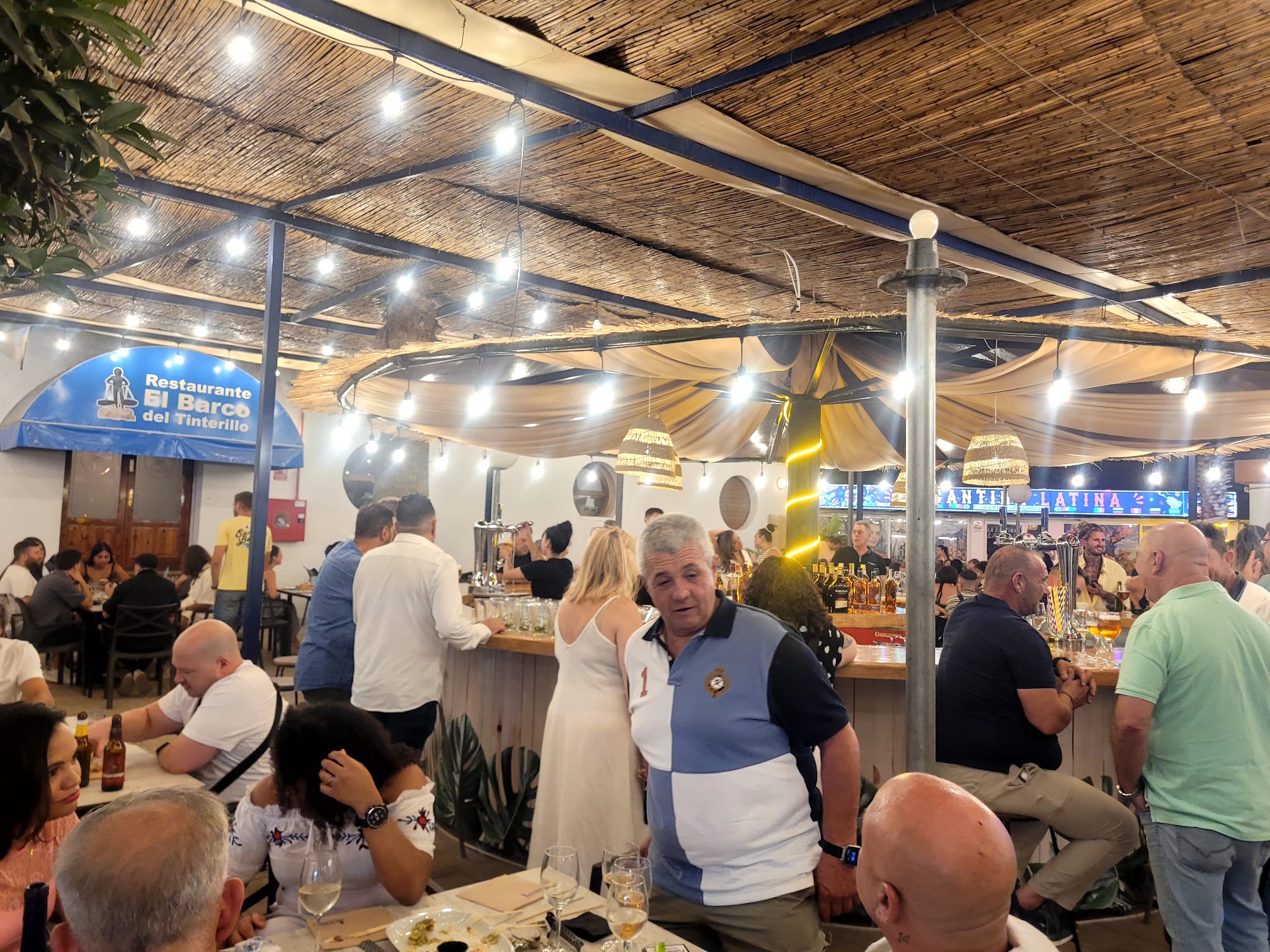 El Barco Centro Gastronómico abre sus puertas con una amplia oferta de cocina internacional, zonas de ocio y un espacio de 5.000 metros cuadrados El Barco Centro Gastronómico abre sus puertas con una amplia oferta de cocina internacional, zonas de ocio y un espacio de 5.000 metros cuadrados