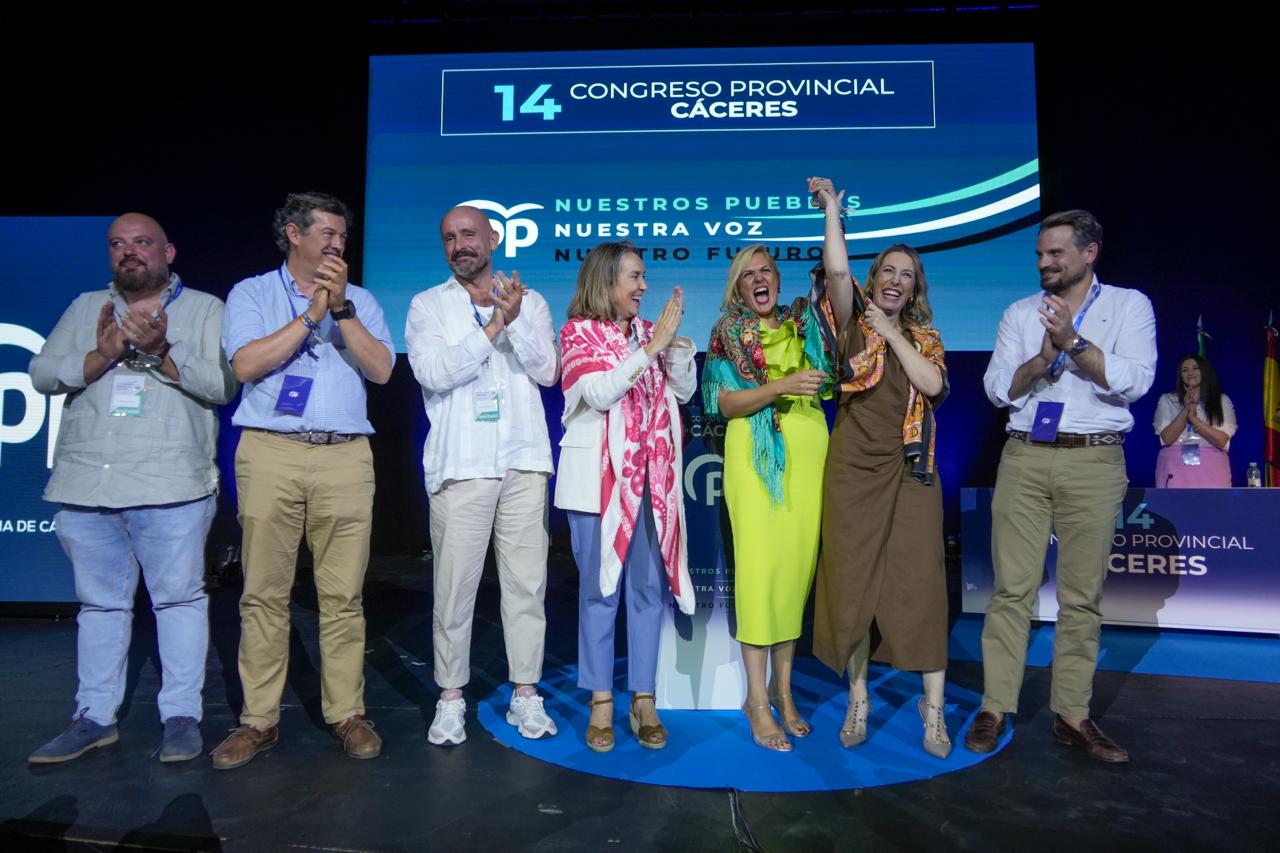 Guardiola pide al PP de Cáceres, que ahora preside Elena Manzano, salir “a ganar” y recuperar la Diputación en 2027 Guardiola pide al PP de Cáceres, que ahora preside Elena Manzano, salir “a ganar” y recuperar la Diputación en 2027