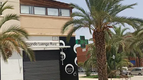 Termómetro en el barrio El Toscar de Elche. Termómetro en el barrio El Toscar de Elche.