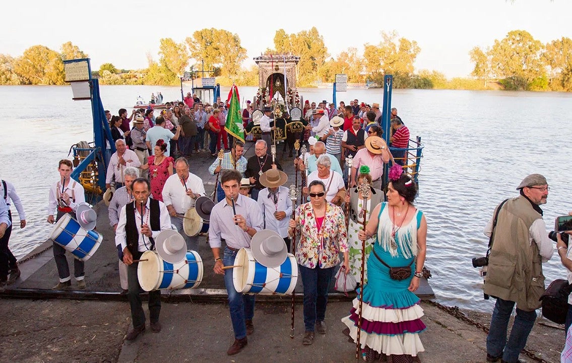 La Hermandad del Rocío de Granada recurrirá al TSJA por la subida del precio de la barca de Coria: "Era el momento de frenar esta sangría económica" La Hermandad del Rocío de Granada recurrirá al TSJA por la subida del precio de la barca de Coria: "Era el momento de frenar esta sangría económica"