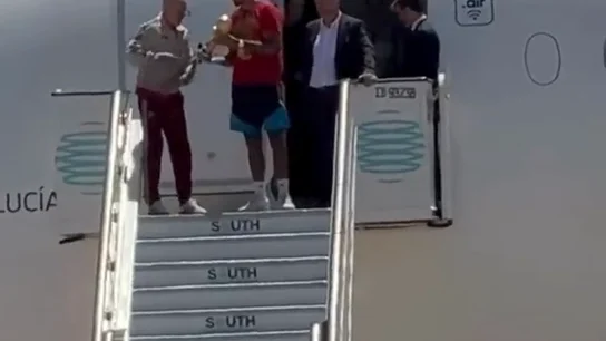 Rodri, de la Fuente y Louzán con la copa Rodri, de la Fuente y Louzán con la copa