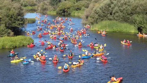 Cerca de 240 personas se inscriben para participar en el XVII Descenso del Río Alagón de Coria Cerca de 240 personas se inscriben para participar en el XVII Descenso del Río Alagón de Coria