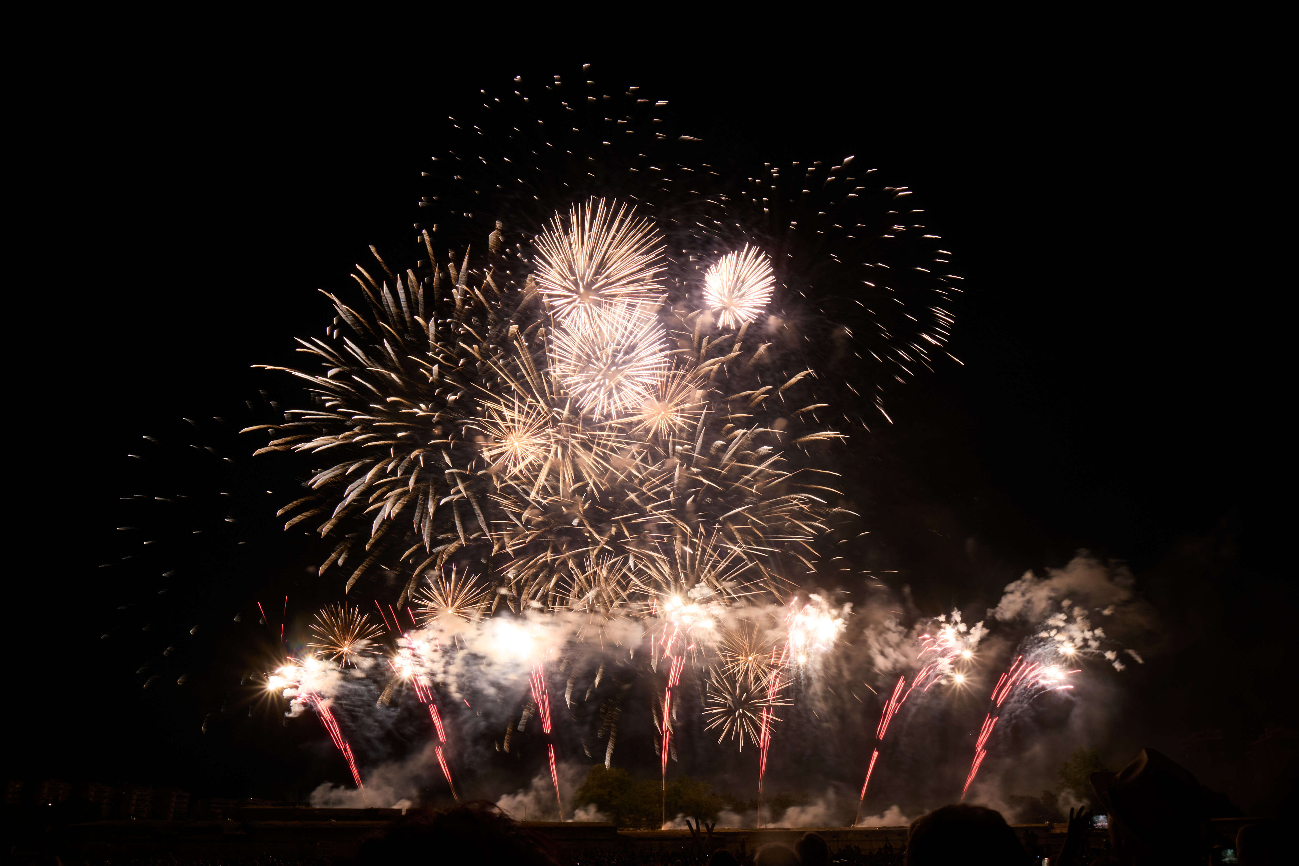 Qué sabemos de los fuegos artificiales episode artwork