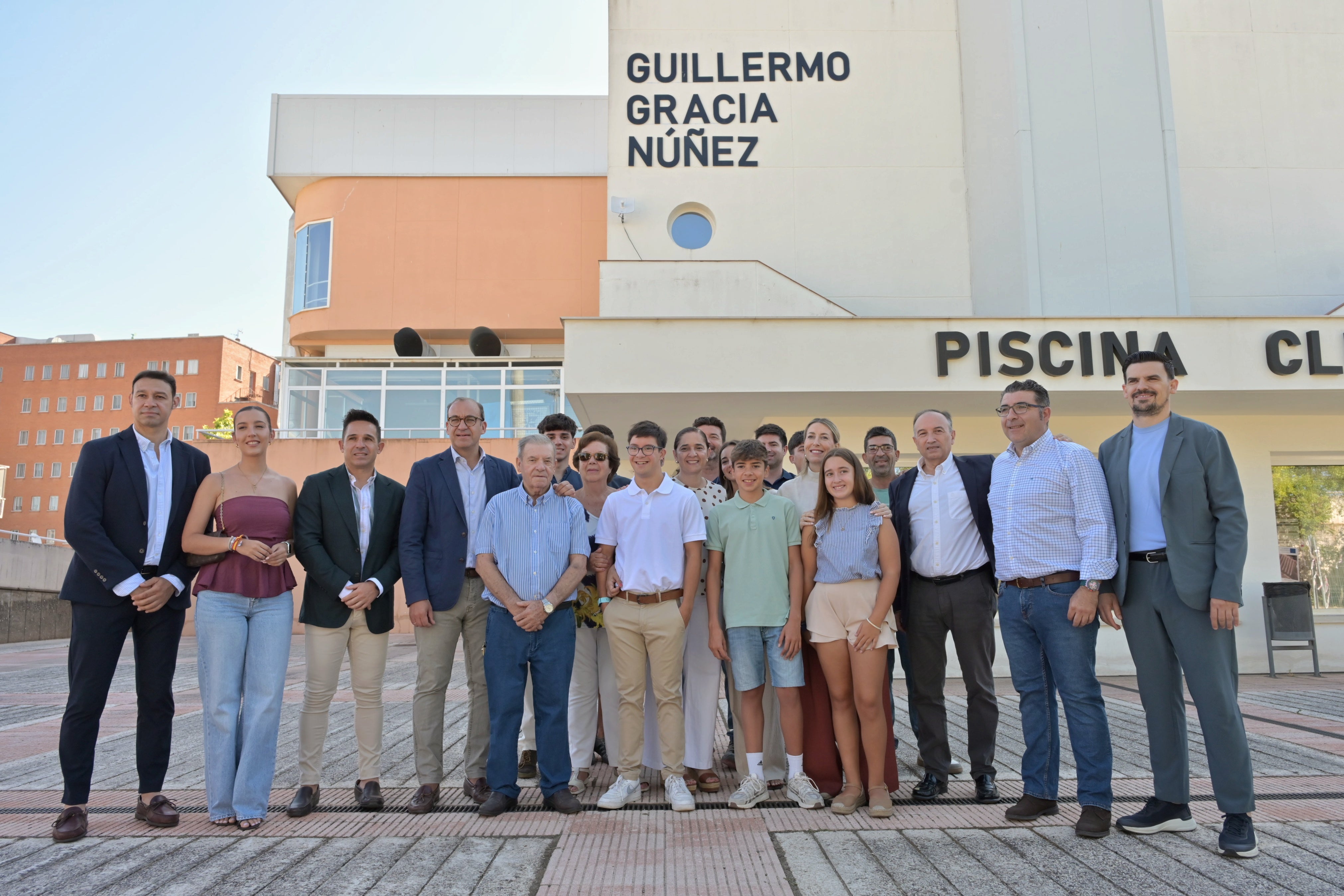 La piscina climatizada de la Ciudad Deportiva de Cáceres lleva ya el nombre del nadador Guillermo Gracia La piscina climatizada de la Ciudad Deportiva de Cáceres lleva ya el nombre del nadador Guillermo Gracia