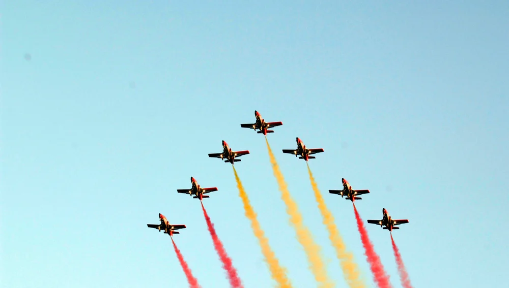 Aviones de la Fuerza Aérea Española sobrevuelan las celebraciones de la Copa del Mundo de 2010 Aviones de la Fuerza Aérea Española sobrevuelan las celebraciones de la Copa del Mundo de 2010