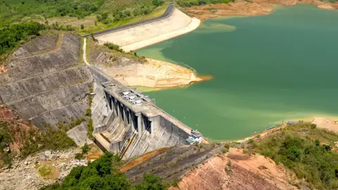 El Gobierno adjudica 5 millones en ayudas para un proyecto de central hidroeléctrica reversible en Toril El Gobierno adjudica 5 millones en ayudas para un proyecto de central hidroeléctrica reversible en Toril