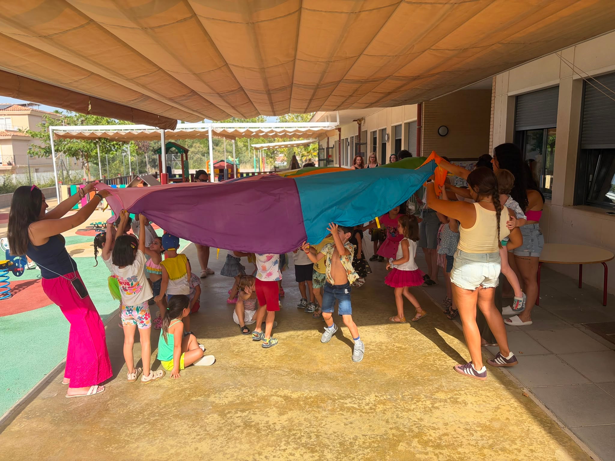 En Petrer, 700 niños y niñas disfrutan de diversas actividades en las escuelas de verano En Petrer, 700 niños y niñas disfrutan de diversas actividades en las escuelas de verano