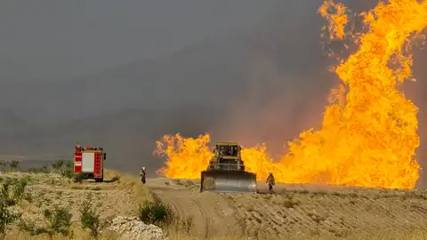 Una explosión en el gasoducto de Caniles deja herido a un operario y obliga a cortar el suministro en Loja y Almería Una explosión en el gasoducto de Caniles deja herido a un operario y obliga a cortar el suministro en Loja y Almería