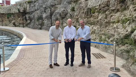 Representantes de APB, CIME y Ayuntamiento en la inauguración Representantes de APB, CIME y Ayuntamiento en la inauguración