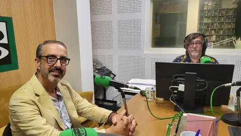 Amadino Pereira, gerente de Xurisgal, se pasó por Más de Uno Ourense para presentar la sección de Información Legal que llevaremos cada mes a los oyentes de Onda Cero Ourense Amadino Pereira, gerente de Xurisgal, se pasó por Más de Uno Ourense para presentar la sección de Información Legal que llevaremos cada mes a los oyentes de Onda Cero Ourense