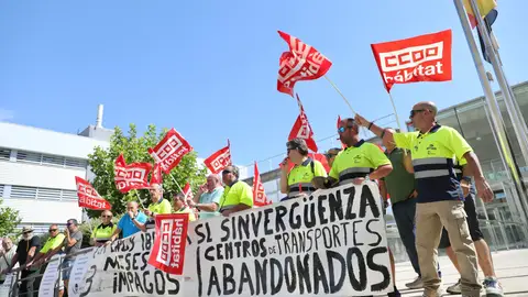 El PSOE lamenta que la incapacidad de negociación termine con el despido de los 56 trabajadores de los Centros de transporte El PSOE lamenta que la incapacidad de negociación termine con el despido de los 56 trabajadores de los Centros de transporte