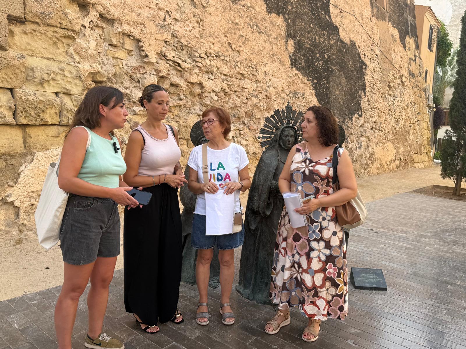 La Coordinadora Feminista de Elche denuncia la discriminación hacia las niñas en el Misteri d'Elx La Coordinadora Feminista de Elche denuncia la discriminación hacia las niñas en el Misteri d'Elx