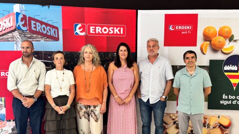 Acto de presentaci&oacute;n de &lsquo;Productos de Sa Nostra Terra&rsquo; con, entre otros, la alcaldesa de Campos, Francisca Porquer; el director general de Calidad Agroalimentaria y Producto Local del Govern, Joan Llabr&eacute;s; la consellera de Promoci&oacute;n Econ&oacute;mica y Desarrollo Local del Consell de Mallorca, Pilar Amate; el director de Promoci&oacute;n Econ&oacute;mica, Producto de Mallorca y Comercio del Consell de Mallorca, &Aacute;lvaro Roca.