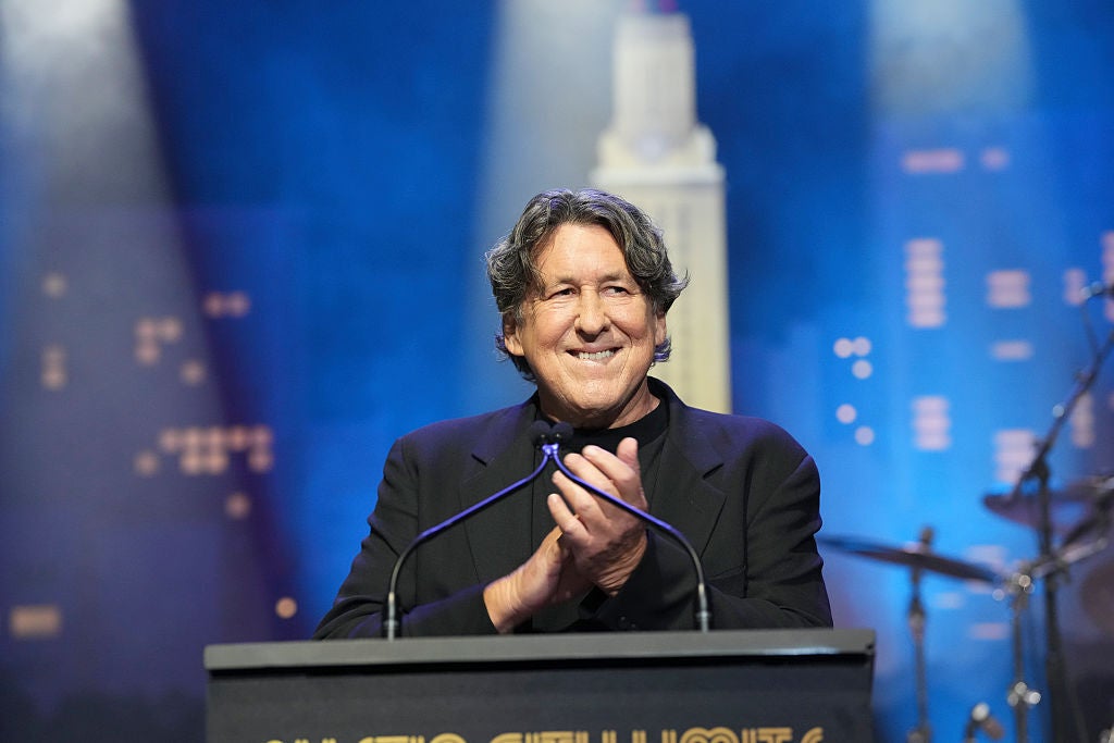 De colarse con Black Sabbath a los 14 años a volar con Led Zeppelin: la increíble historia de Cameron Crowe