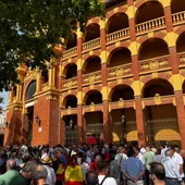 La Plaza de Toros de Zaragoza durante la manifestación taurina. La Plaza de Toros de Zaragoza durante la manifestación taurina.