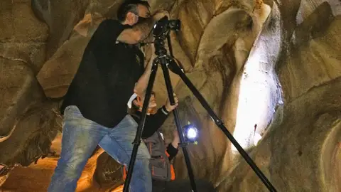 Un estudio en el que colabora la UEx demuestra la primera evidencia de ADN humano antiguo en las paredes de las cuevas Un estudio en el que colabora la UEx demuestra la primera evidencia de ADN humano antiguo en las paredes de las cuevas