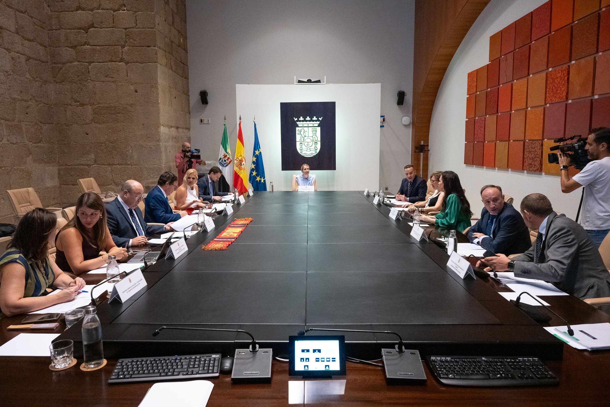 El Consejo de Gobierno aprueba una inversión de 12,3 millones de euros para concertar 236 plazas en recursos de atención social El Consejo de Gobierno aprueba una inversión de 12,3 millones de euros para concertar 236 plazas en recursos de atención social